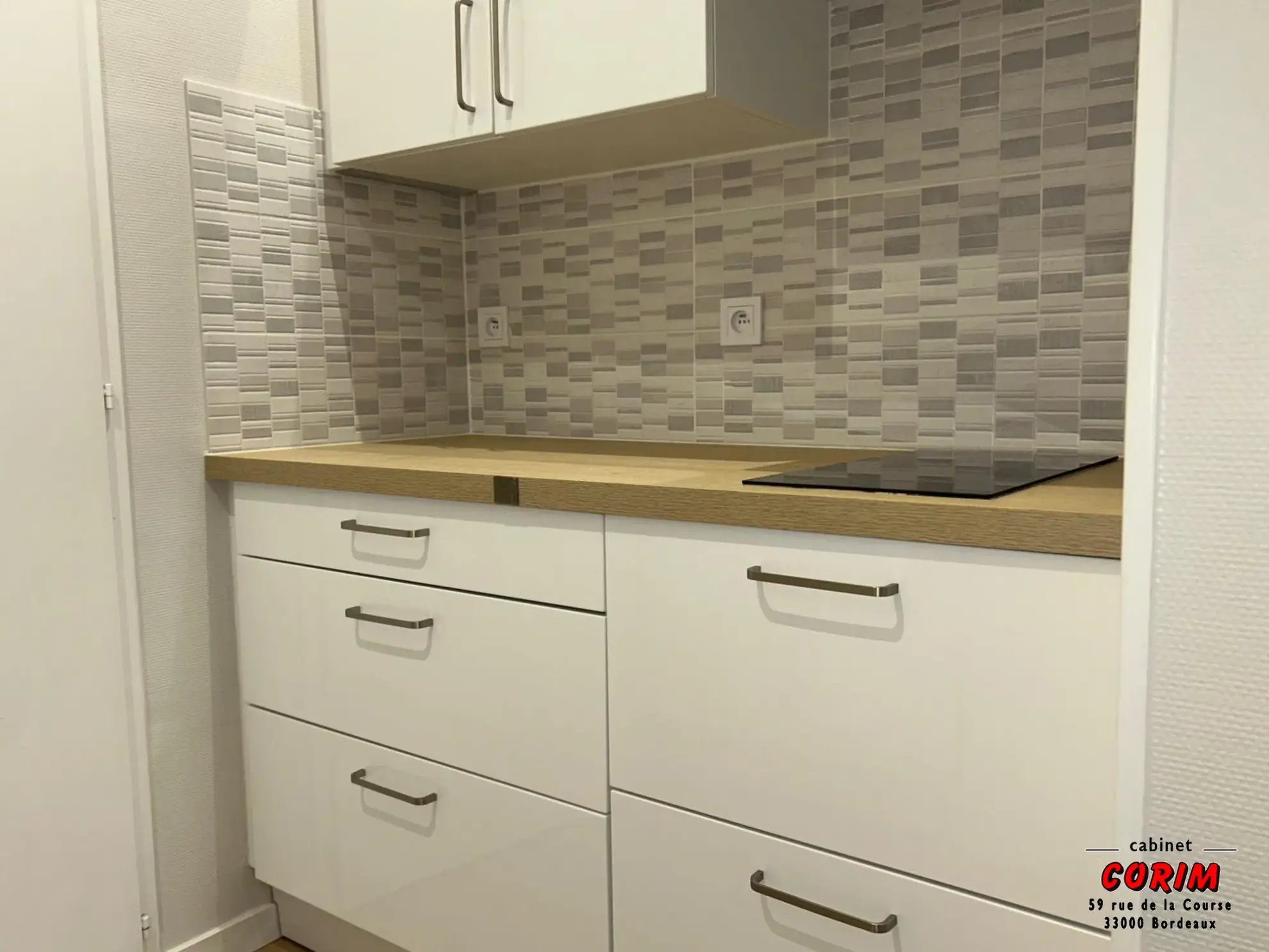 Local commercial à Bordeaux proche du Jardin Public - 26 m² 