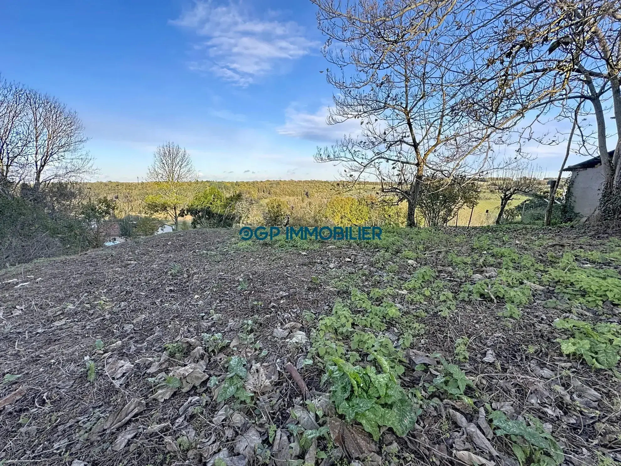 Terrain de 480 m² à Genebrières avec vue panoramique - Emplacement idéal