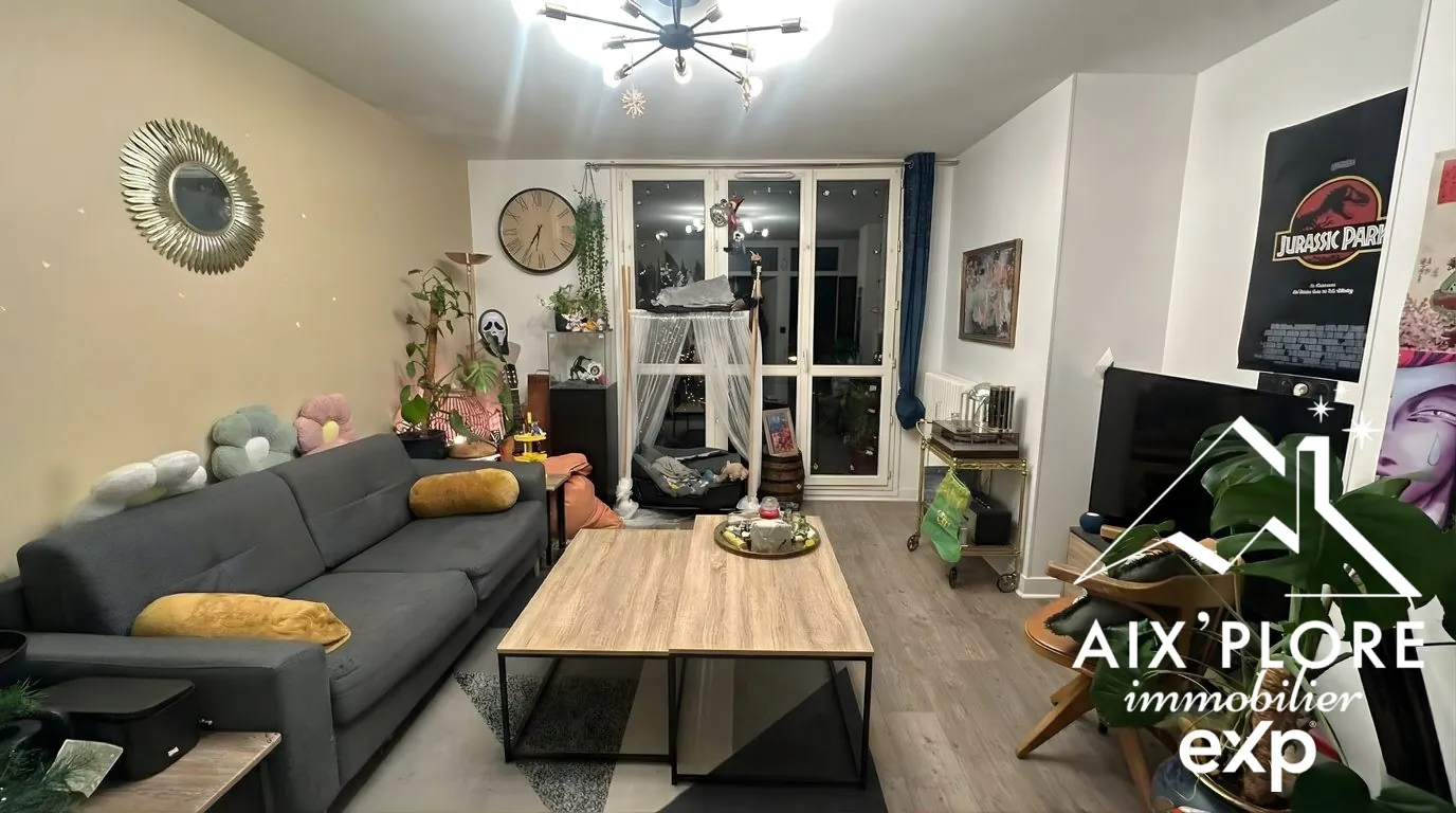 Achat appartement T3 rénové de 58,99 m² à Chambéry avec cave et parking sécurisé