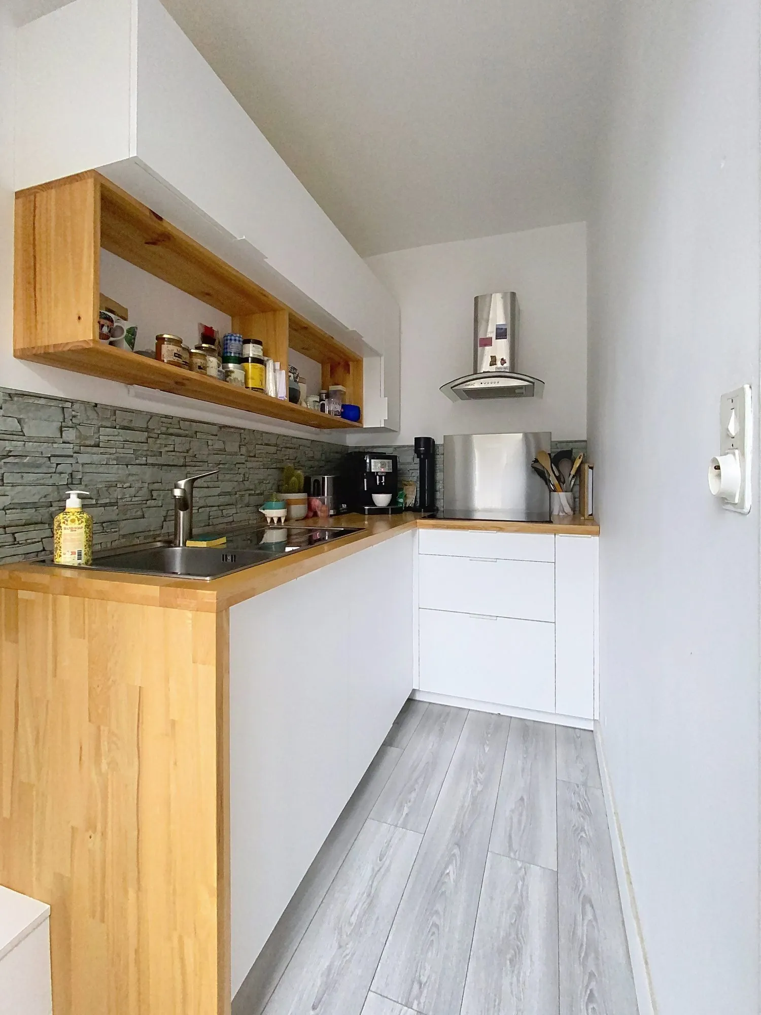 Charmante maison de ville à vendre à Laguépie (1800, 100 m²) avec terrasse et stationnement 