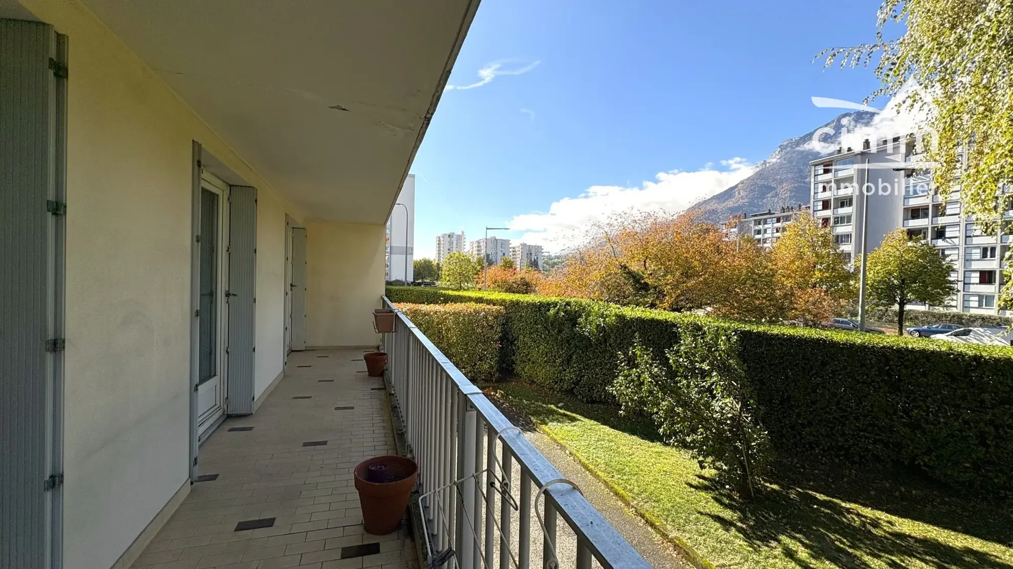 Appartement 3 chambres lumineux à Seyssinet-Pariset avec balcon et vue montagne 