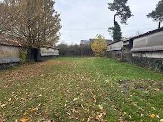 Terrain constructible à Génillé (37460) avec potentiel pour 4 maisons et 8 boxes 
