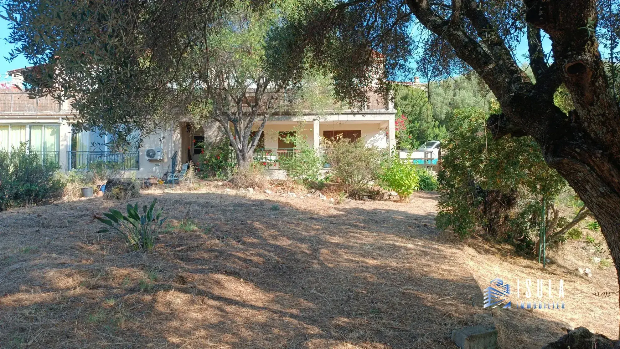 Appartement F2 en rez-de-jardin avec jardin privatif à Albitreccia 