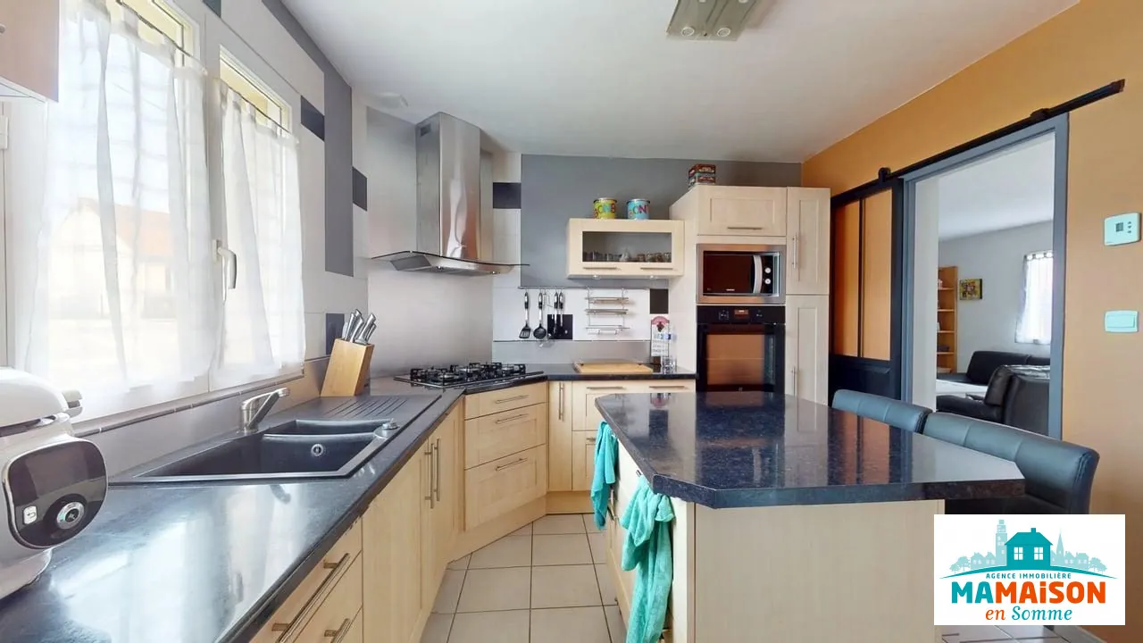 Maison individuelle à Courcelles-au-Bois – 5 chambres, construction 2008, jardin et terrasse 