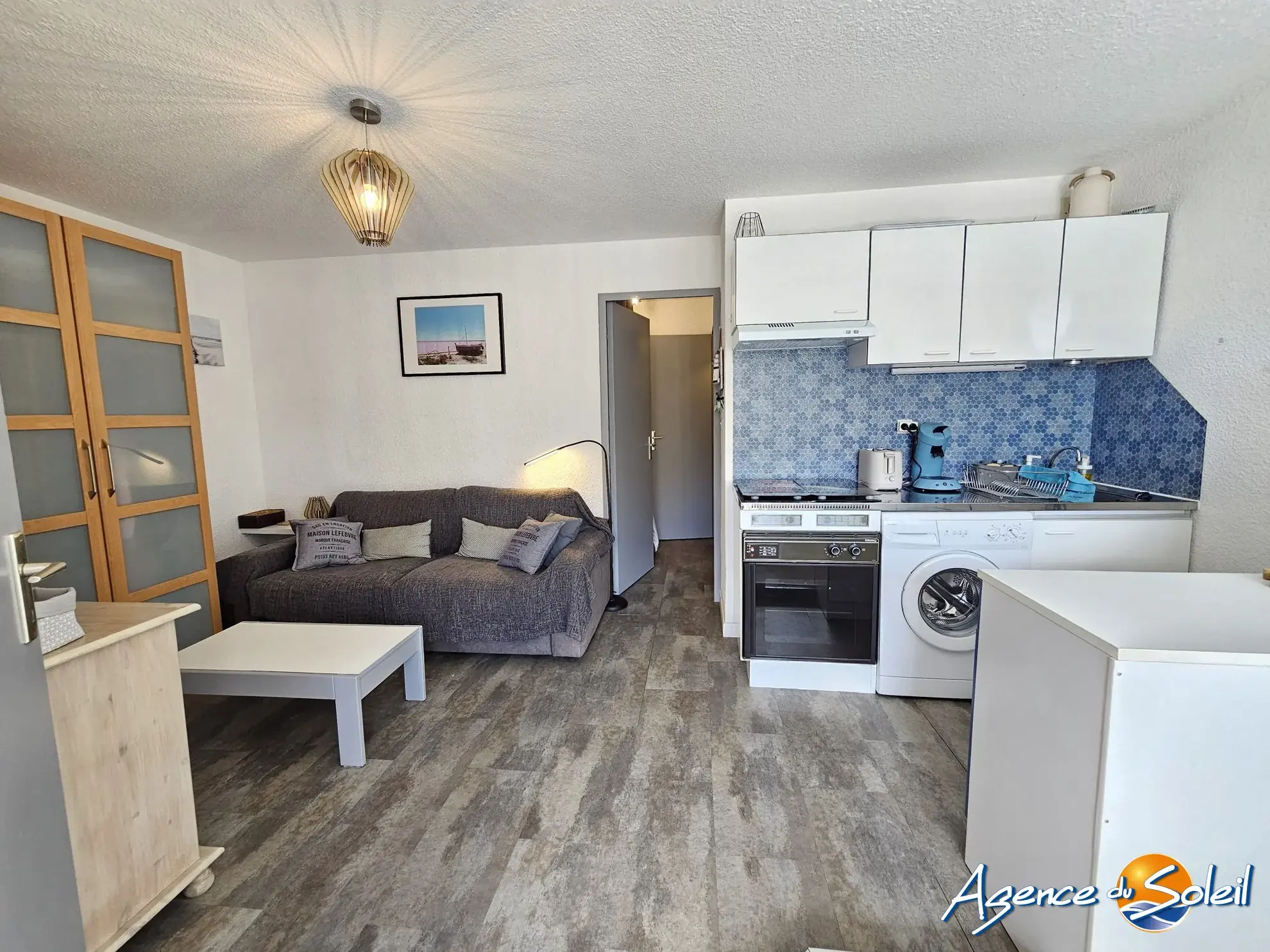Appartement de 33 m² avec Vue Mer à Gruissan - Piscine et Stationnement Inclus 