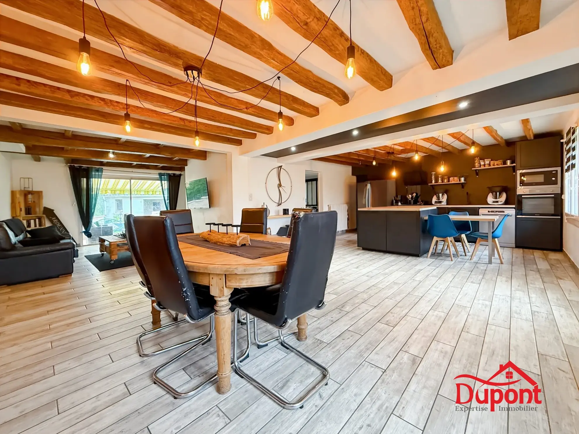 Maison à vendre avec 4 chambres, jardin et garage à Signy-l'Abbaye, idéale pour famille recherchant authenticité et confort