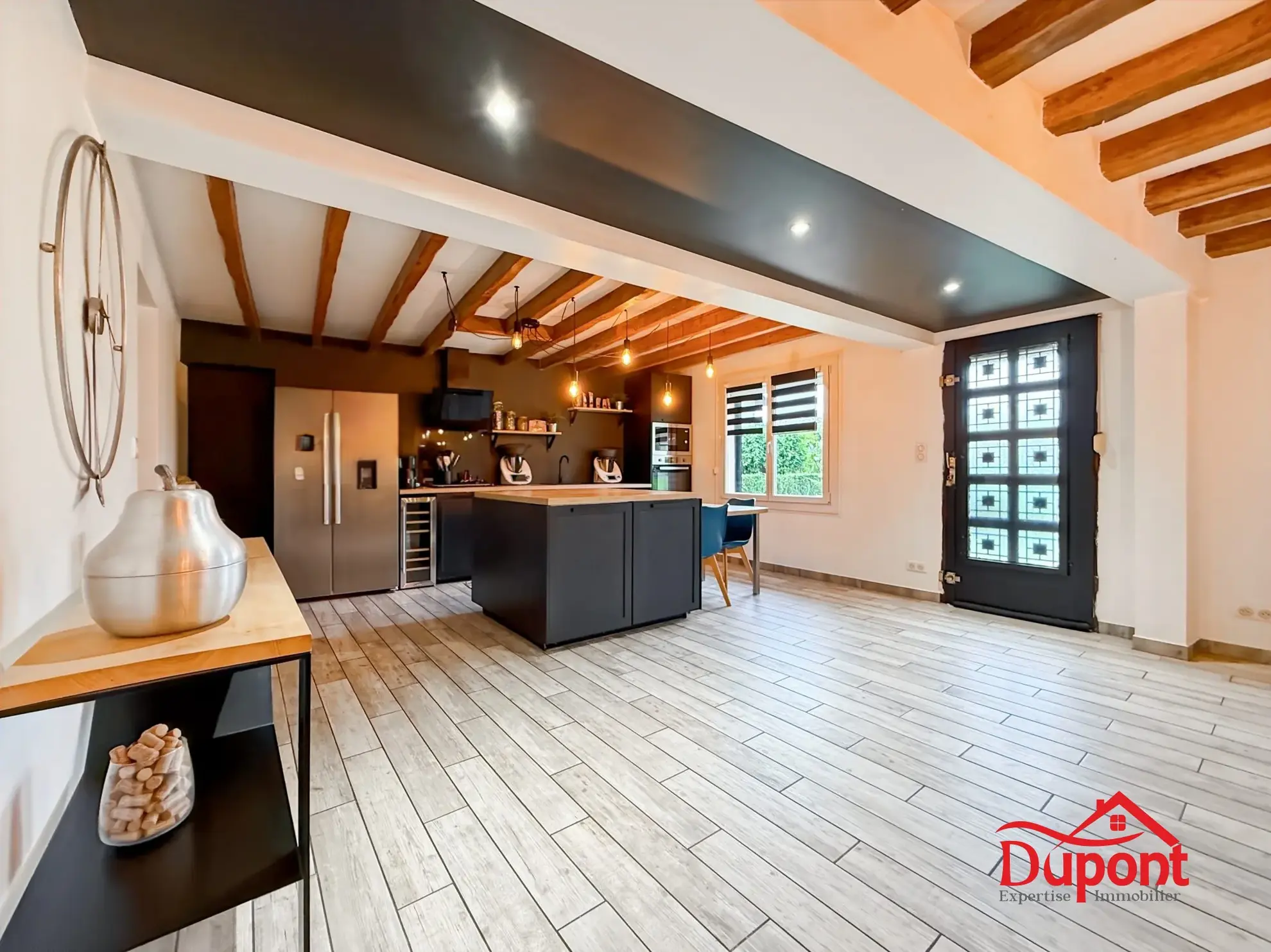 Maison à vendre avec 4 chambres, jardin et garage à Signy-l'Abbaye, idéale pour famille recherchant authenticité et confort 