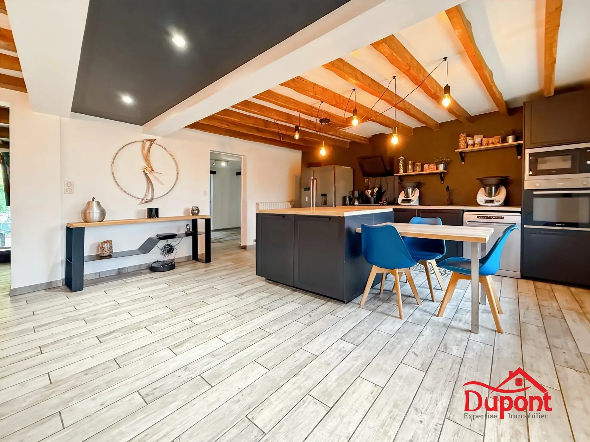 Maison à vendre avec 4 chambres, jardin et garage à Signy-l'Abbaye, idéale pour famille recherchant authenticité et confort 