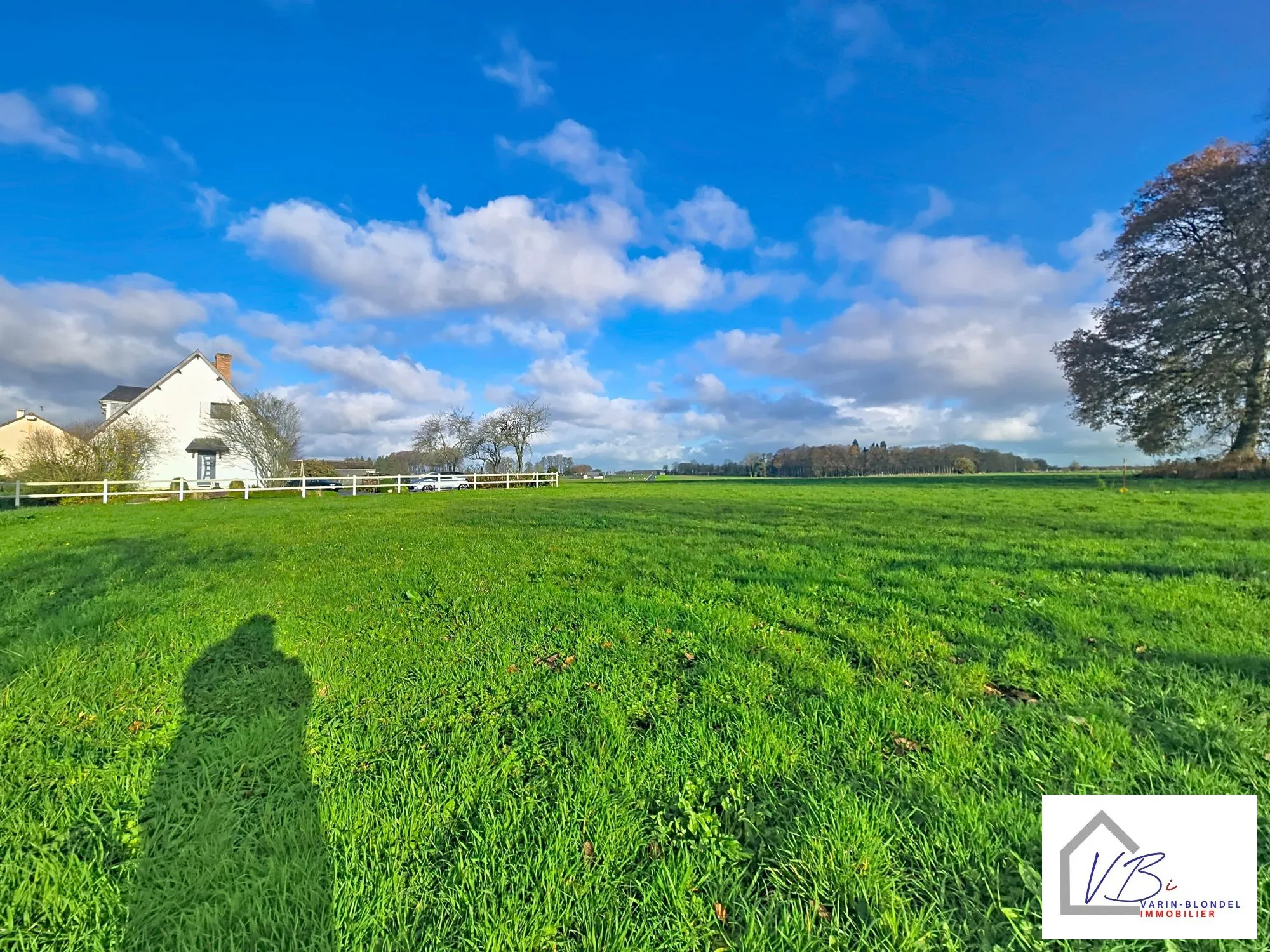 Terrain constructible de 853 m² à Saint-Nicolas-de-la-Haie