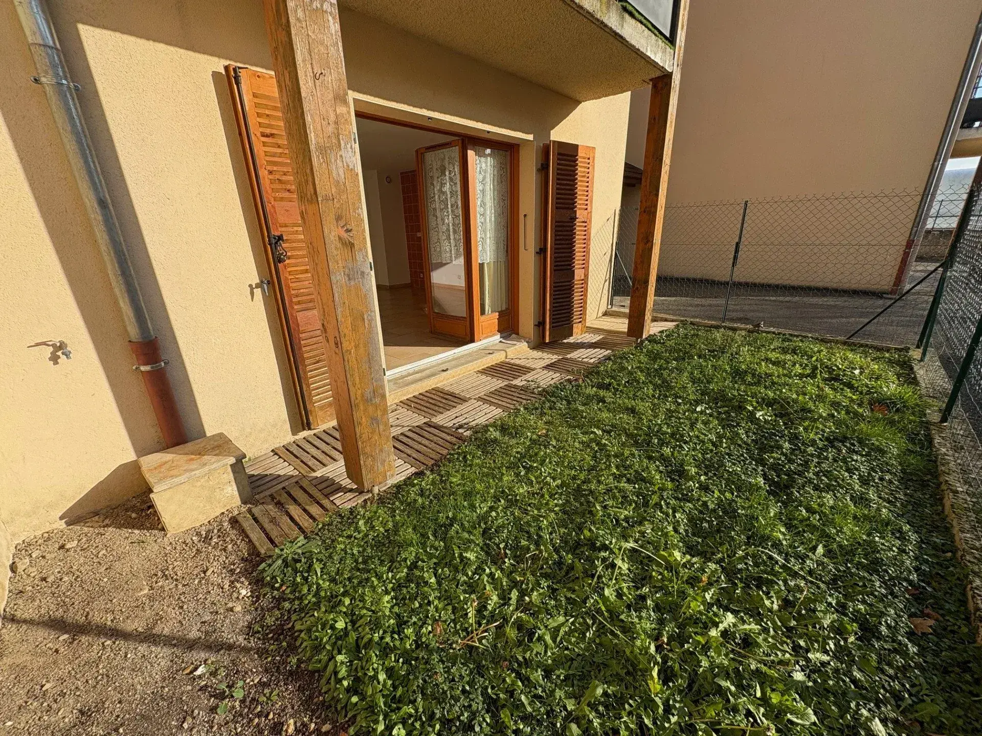 Appartement T3 avec jardin et parking à Saint-Étienne-de-Saint-Geoirs