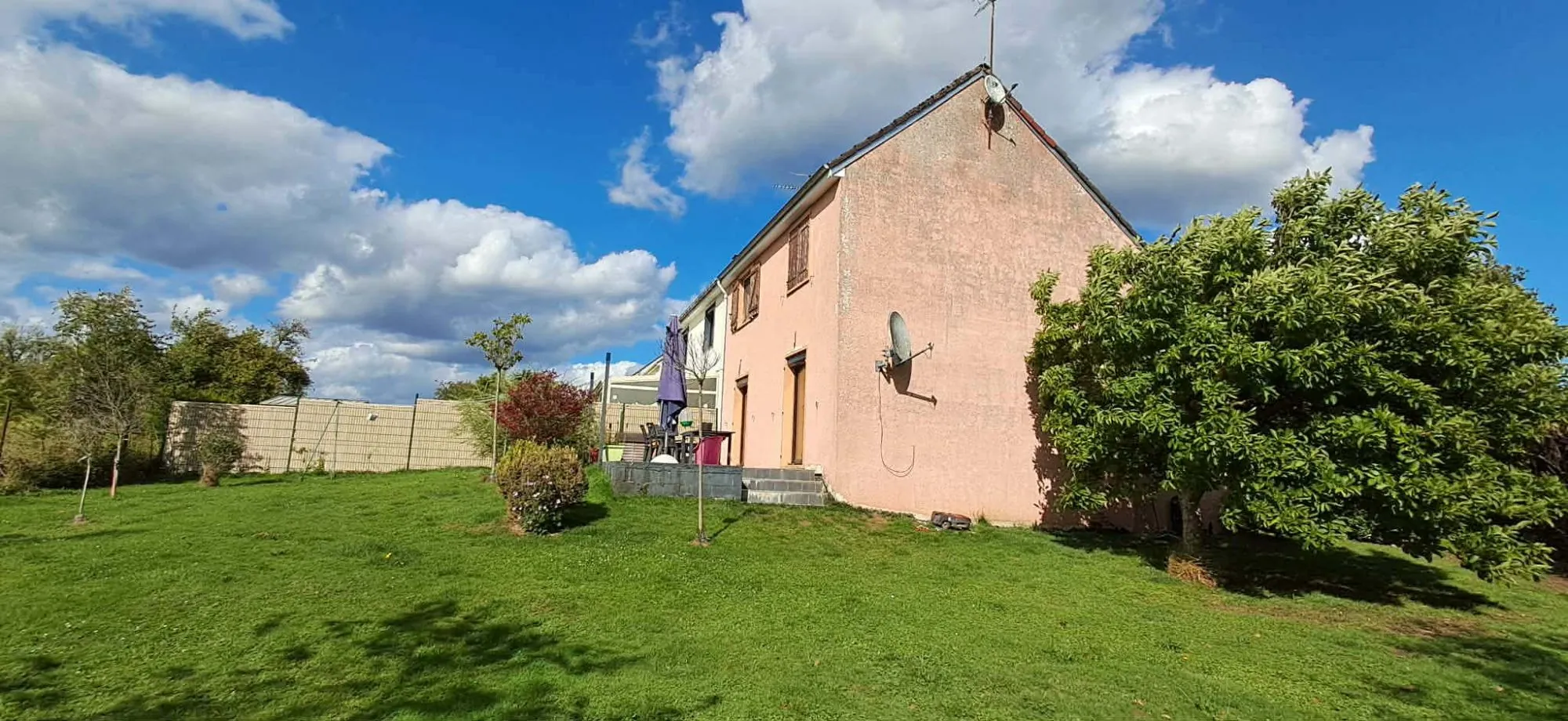 À vendre maison familiale de 110 m² avec jardin à Vivier-au-Court