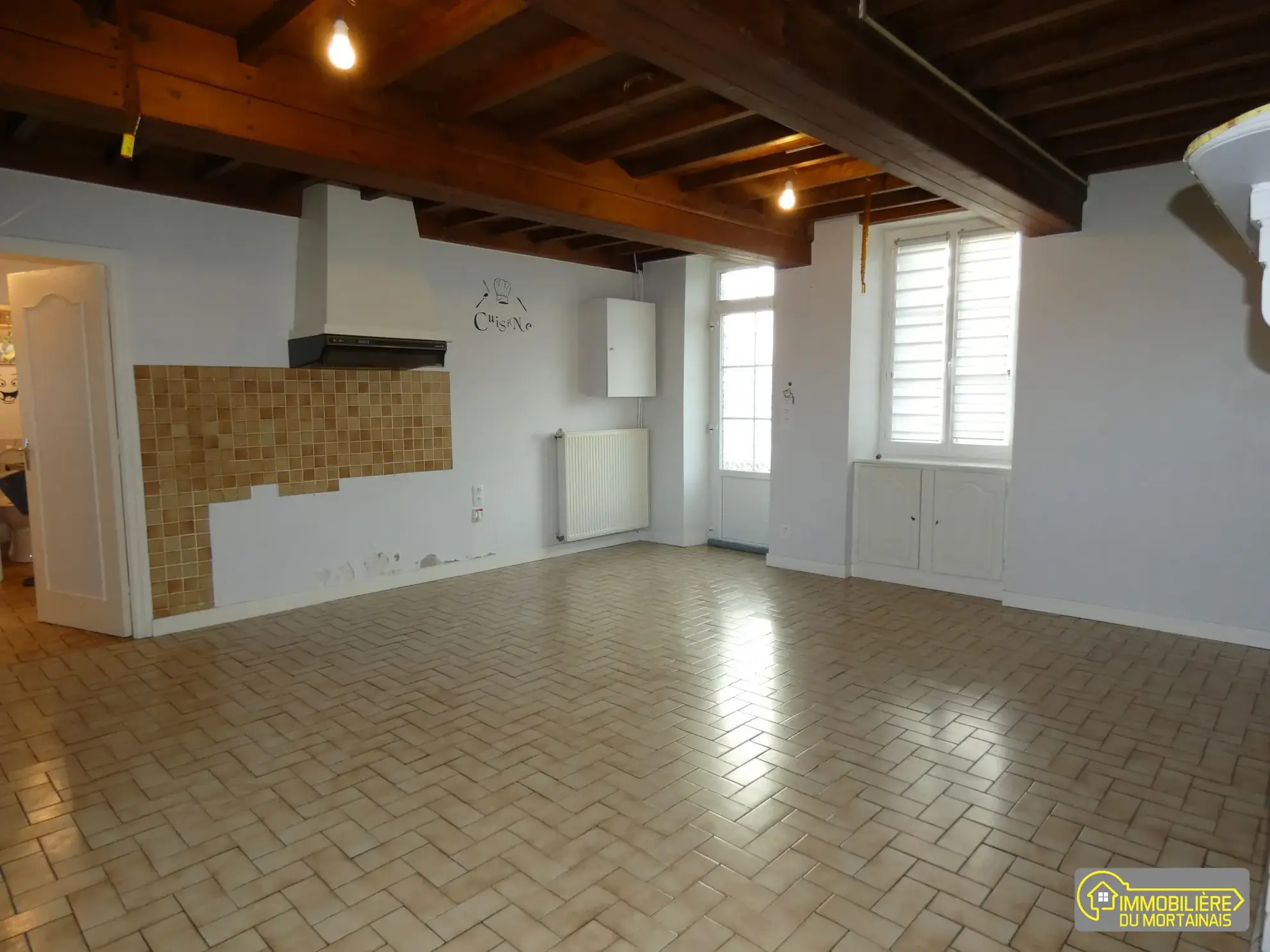 Maison de campagne à vendre à Mortain-Bocage avec grand terrain 