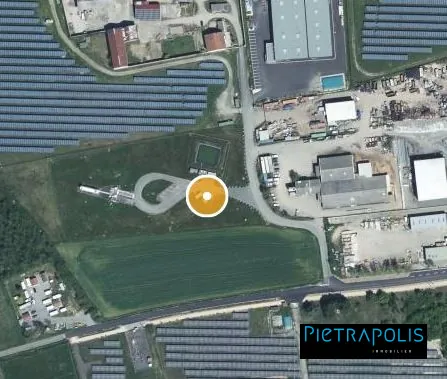 Terrain constructible à vendre à Saint Cyprien, 11 000 m² dans zone artisanale