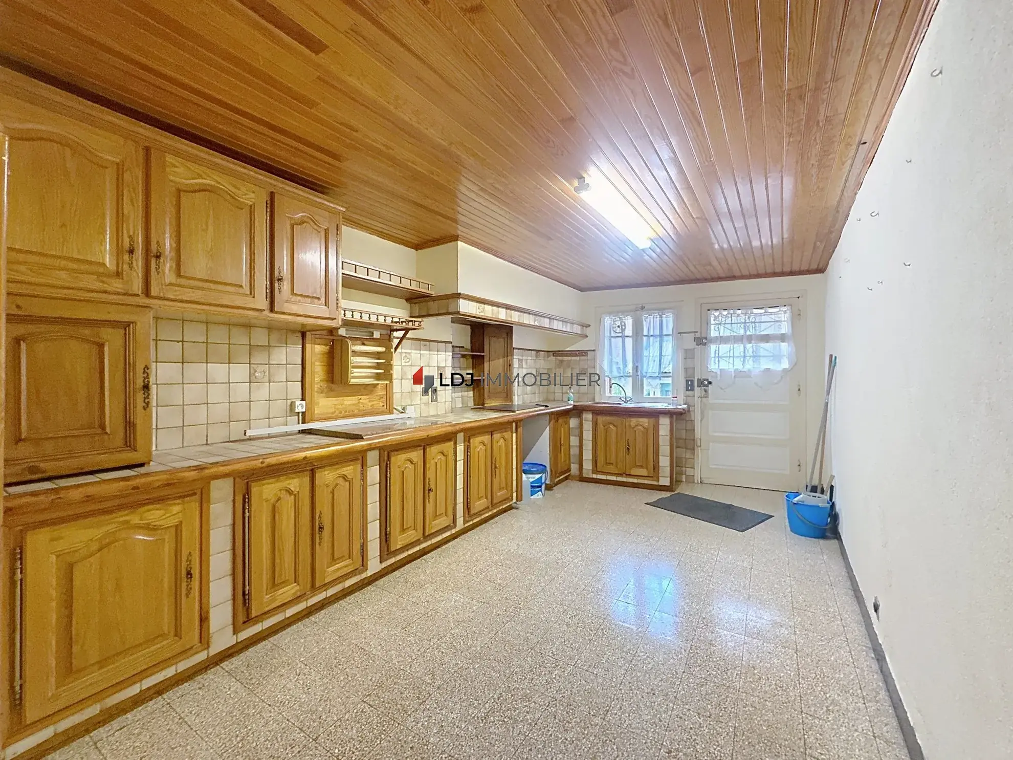Maison de village rénovable de 72 m² avec terrasse et cave à Los Masos 