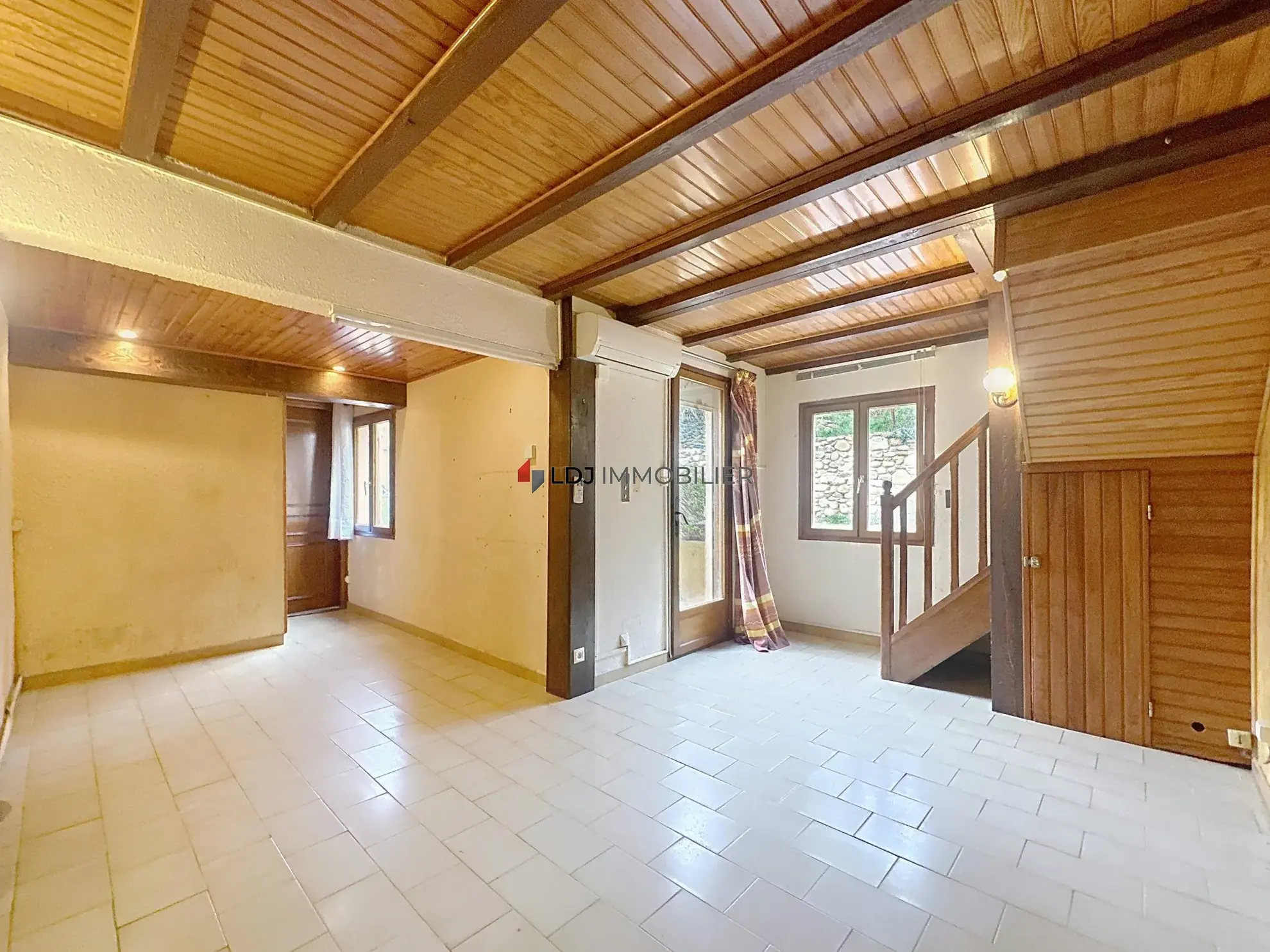 Maison de village rénovable de 72 m² avec terrasse et cave à Los Masos 
