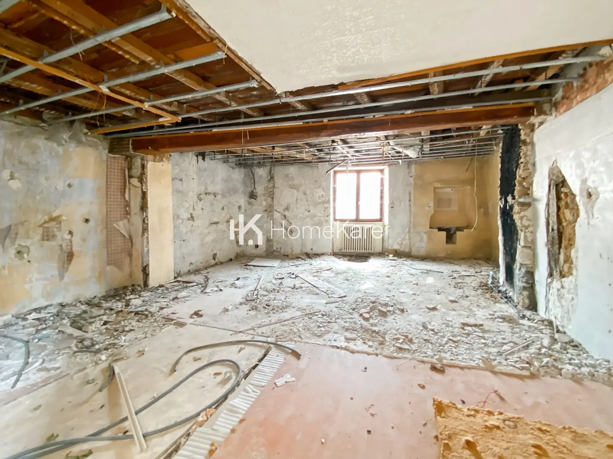 Immeuble de 75 m² à La Réole, calme et à rénover 