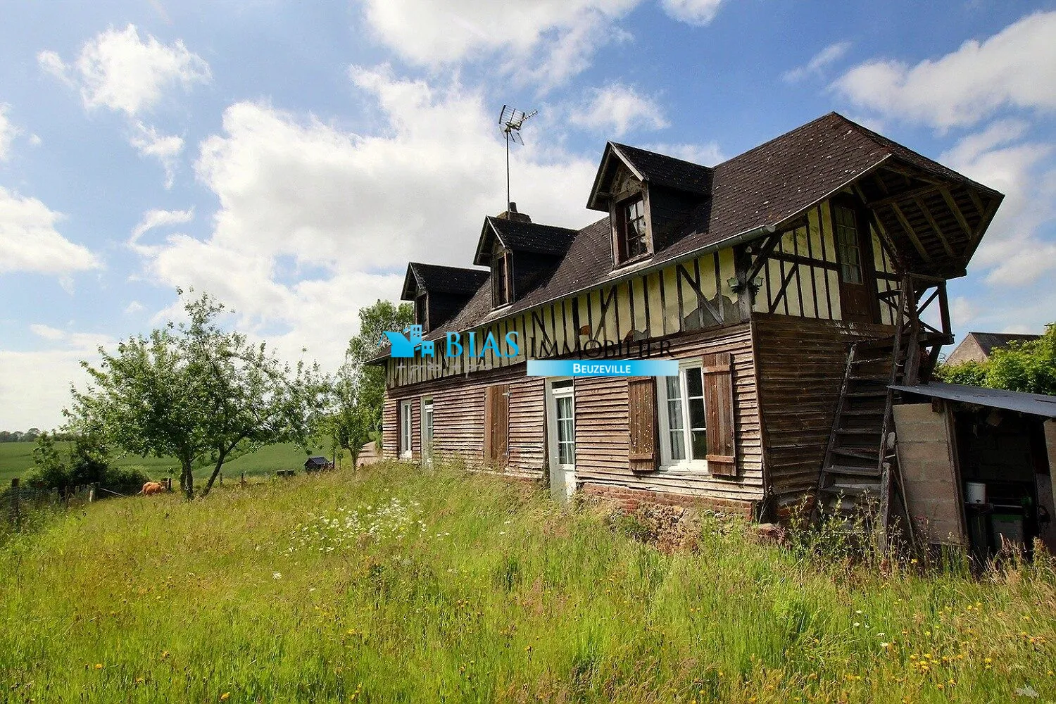 Maison à rénover de 65 m² avec terrain à Beuzeville, proche de l'A13