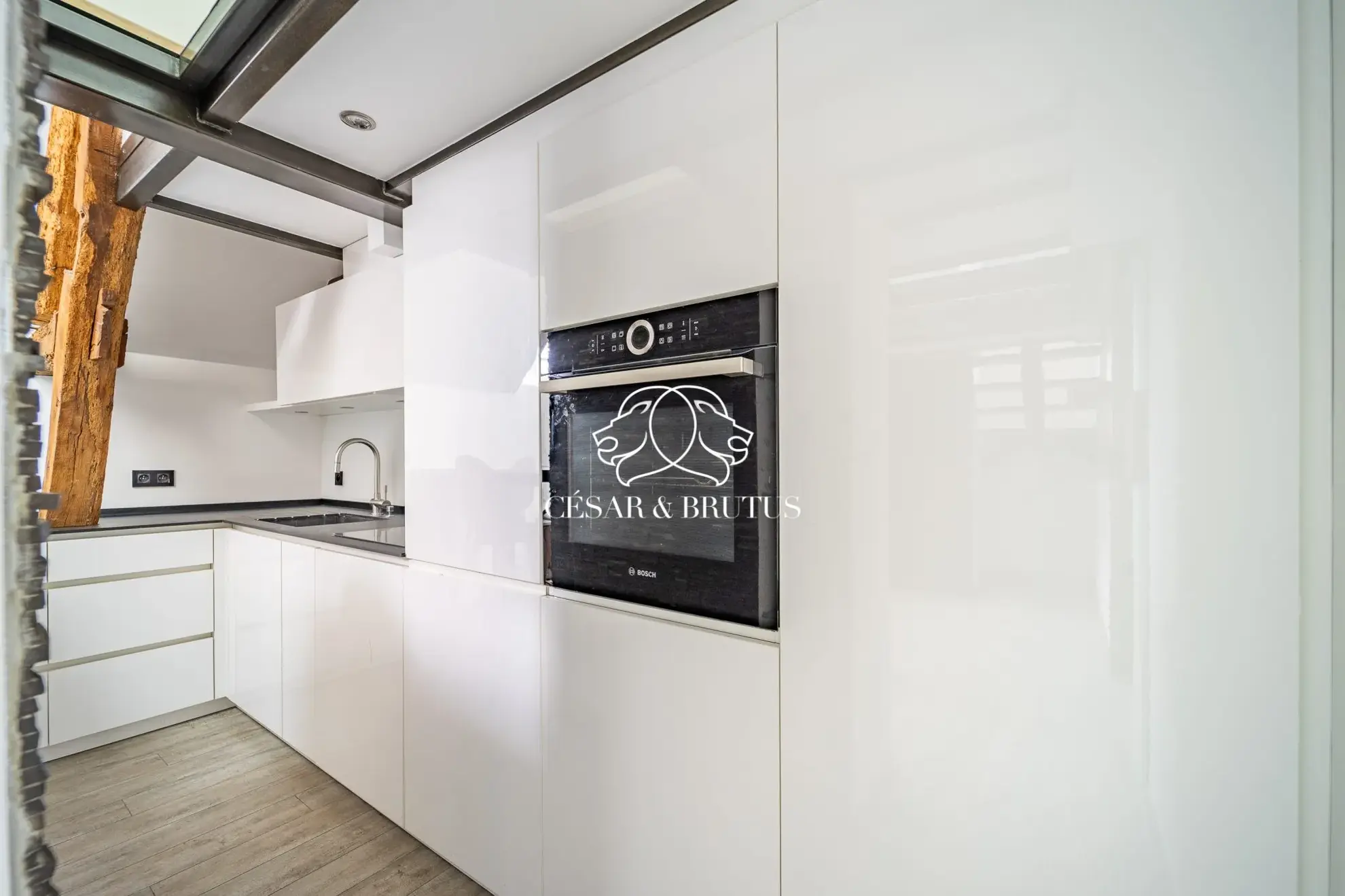 Charmant appartement T2 rénové avec parking et cave à Charbonnières-les-Bains 