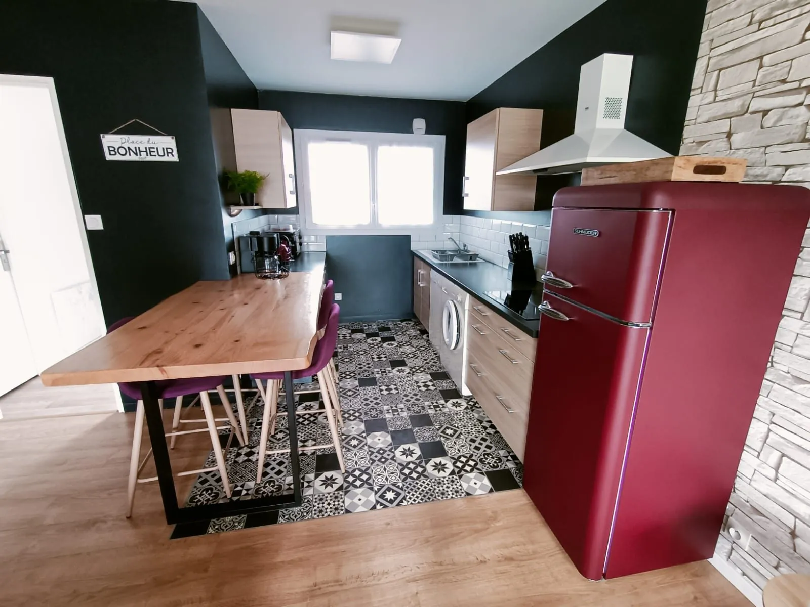 Appartement T2 rénové à Roscoff, proche plage, avec cave et parking 