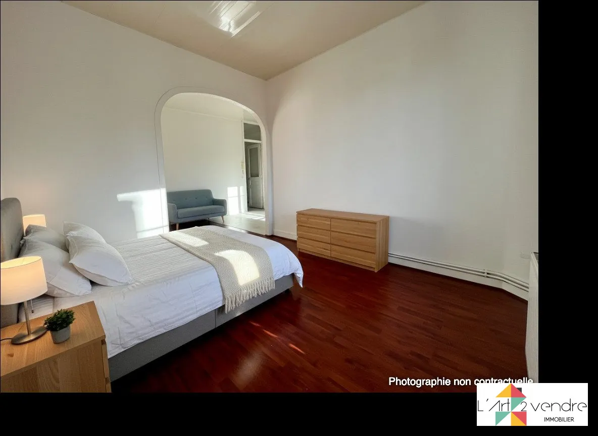 À vendre appartement 2 pièces lumineux à Clamart, proche gare et commerces, avec cave et local vélo 