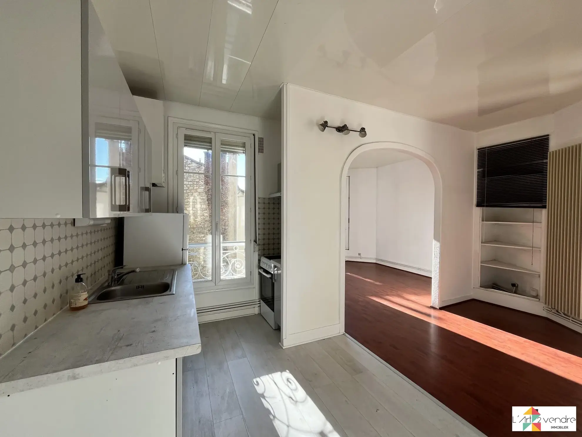 À vendre appartement 2 pièces lumineux à Clamart, proche gare et commerces, avec cave et local vélo 