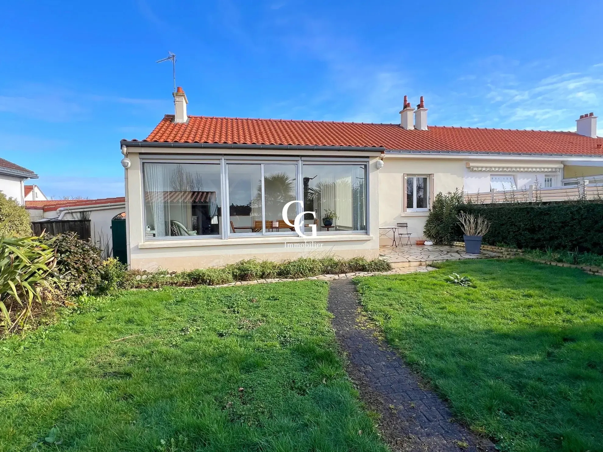 Maison avec sous-sol et jardin à vendre à VIEILLEVIGNE 
