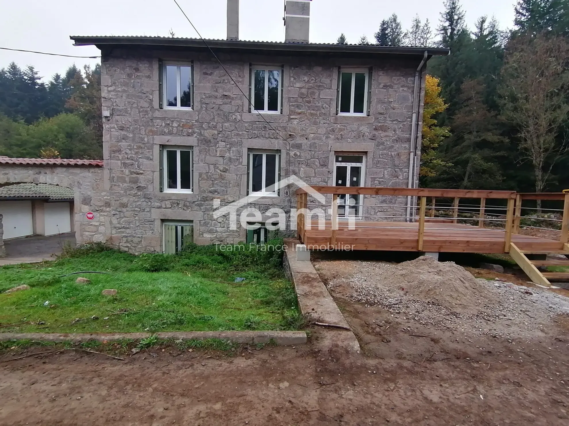 Bel appartement T3 neuf avec jardin, garage à La Séauve-sur-Semène 