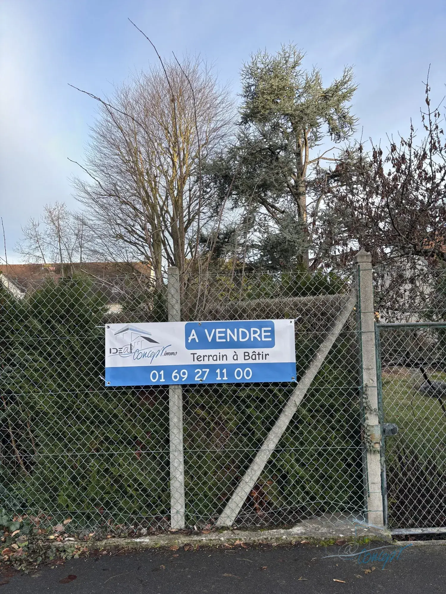 Terrain à bâtir à Janville-sur-Juine avec façade de 19 m - Zone UB