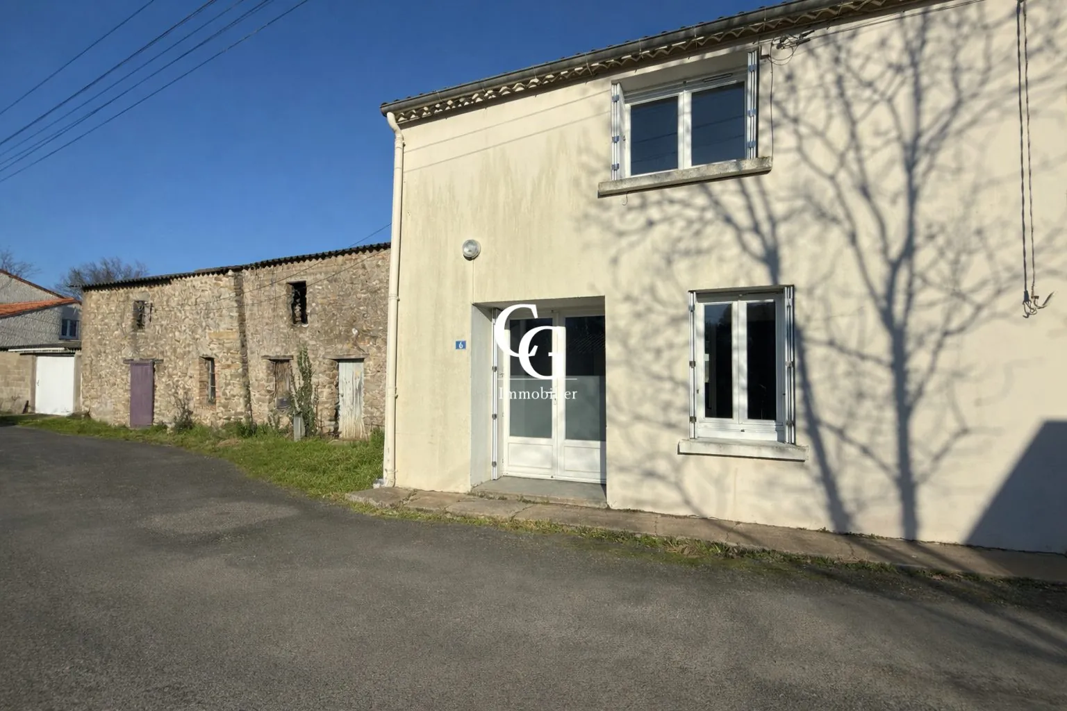 Belle maison de village avec dépendances et jardin à La Planche