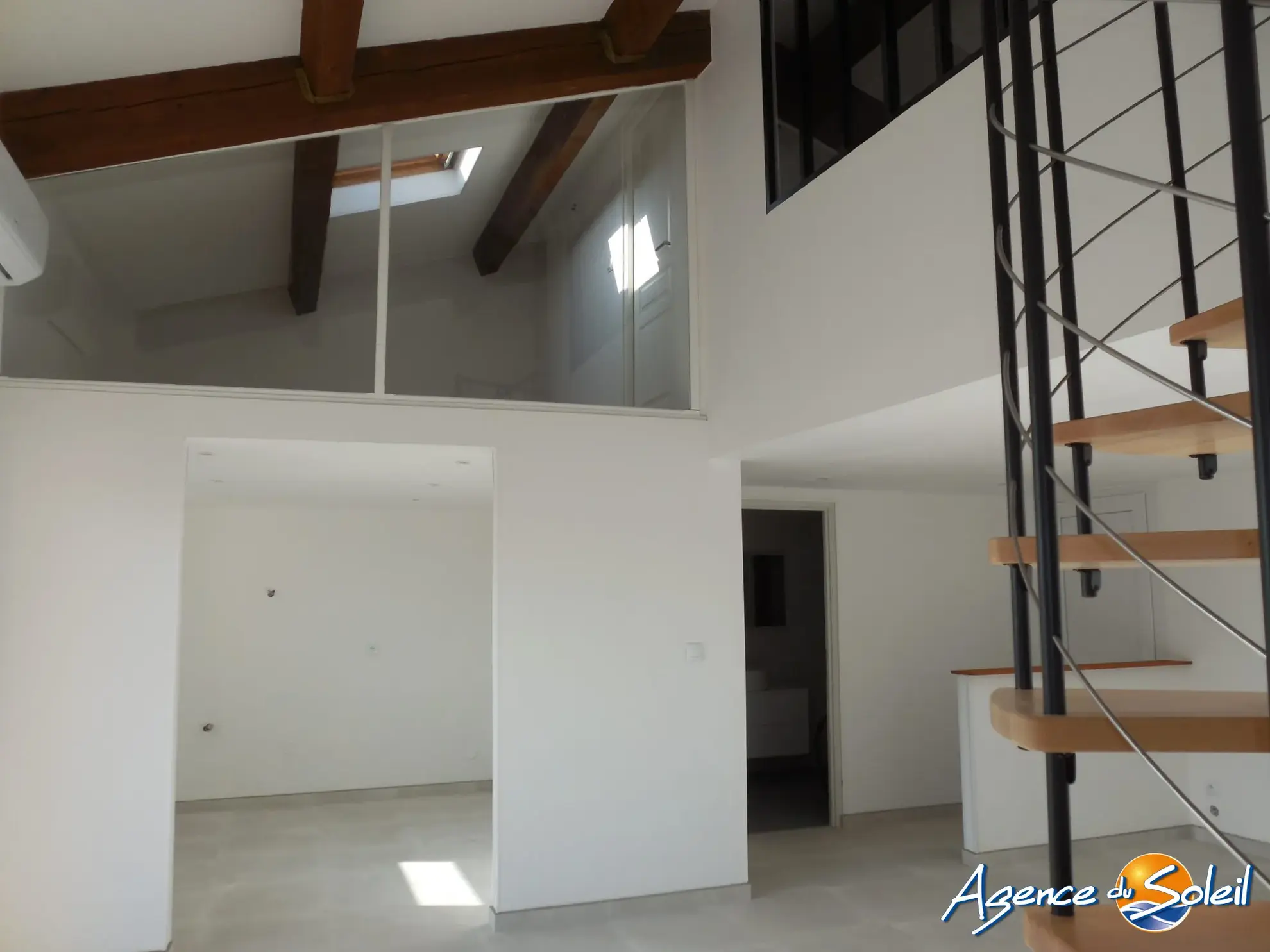 Appartement T3 rénové avec vue mer, parking et terrasse à Port-la-Nouvelle 