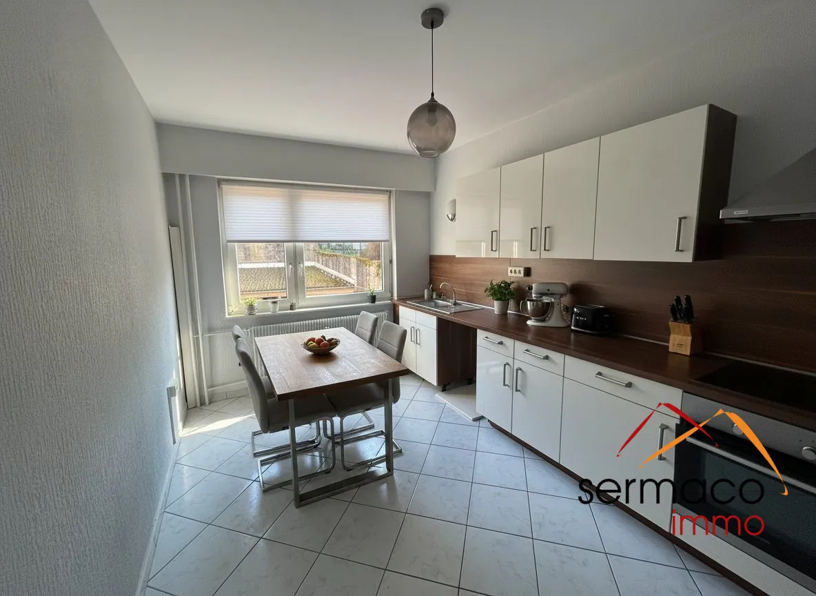 Cuisine générée par l'IA Appartement lumineux avec garage et ascenseur à Sarreguemines 