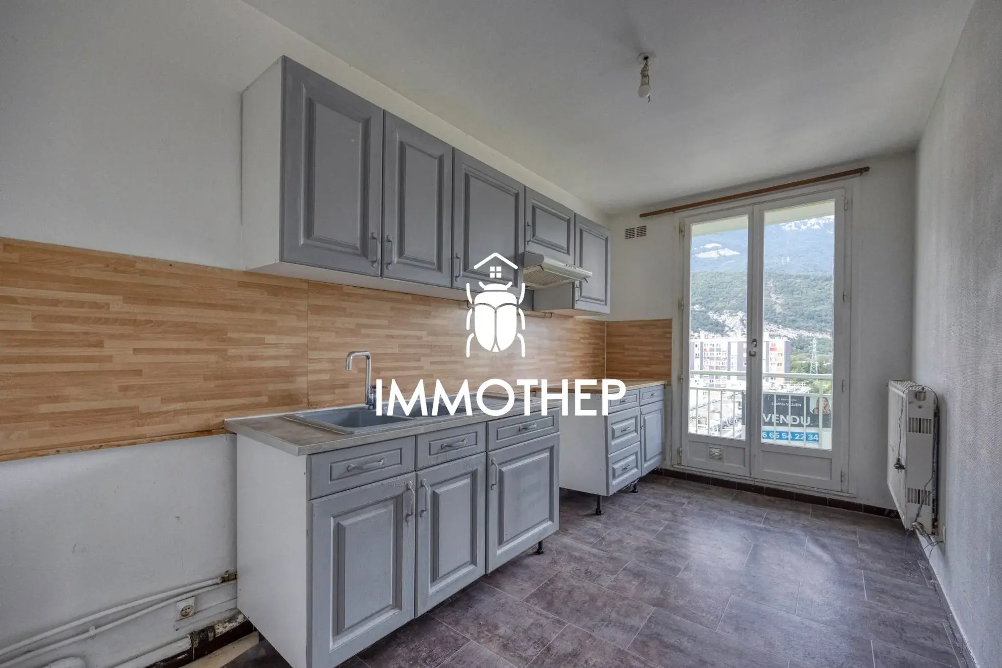 Appartement T3 lumineux à Échirolles avec balcon et parking - Investissement idéal