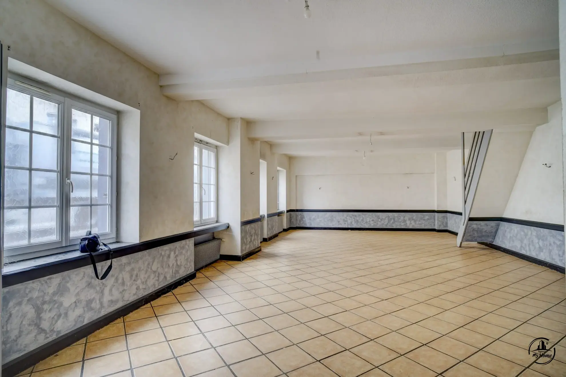 Immeuble de caractère à Saint-Héand avec fort potentiel, 270 m² à vendre 