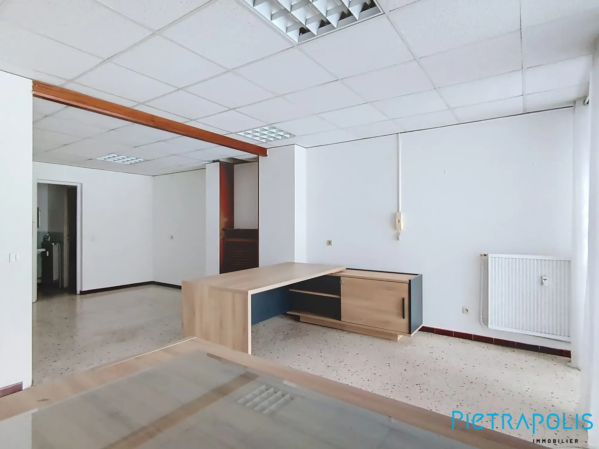 Local commercial à vendre au centre de Sète – 55,09 m² avec vitrines sécurisées 
