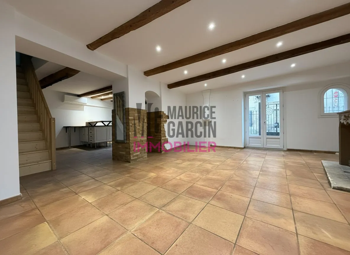 Duplex rénové de 111 m² avec terrasse à Morières-lès-Avignon 