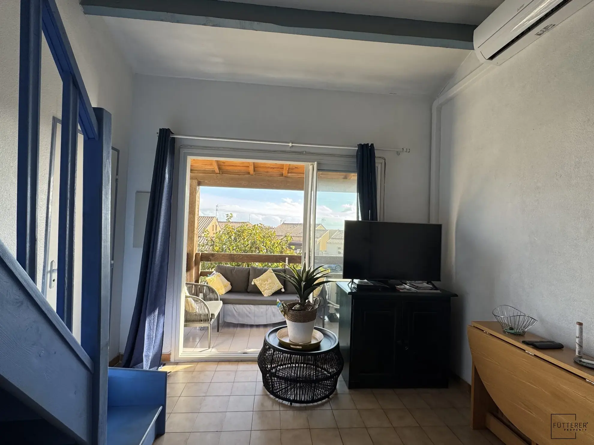 Appartement 2 pièces avec mezzanine à Gruissan, vue mer, balcon et parking privé 
