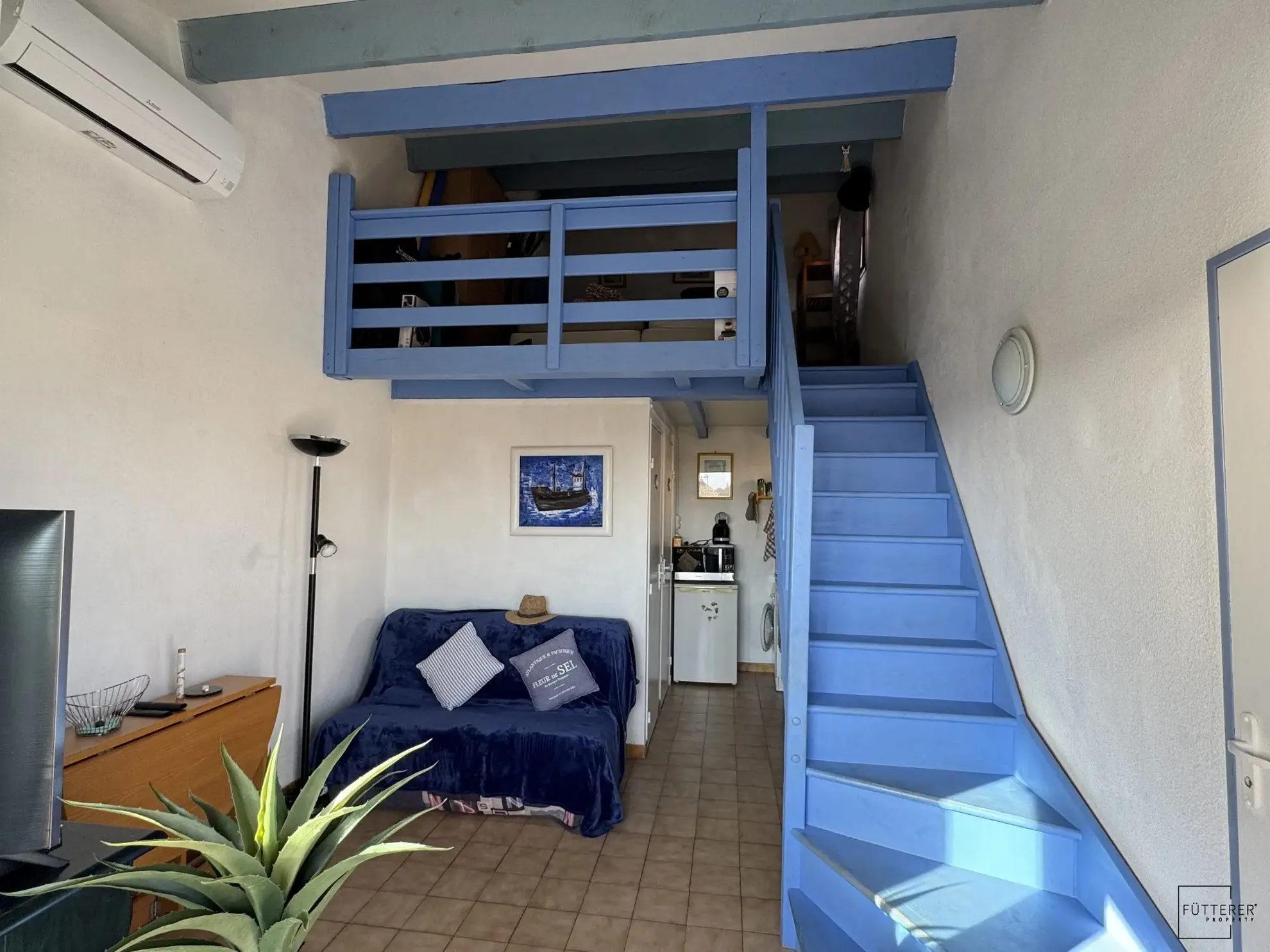 Appartement 2 pièces avec mezzanine à Gruissan, vue mer, balcon et parking privé