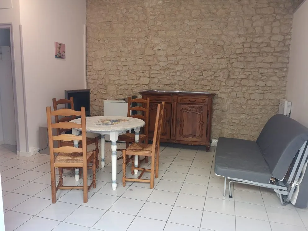 Maison à vendre à Lesparre Médoc avec patio et jardin, idéal investissement 