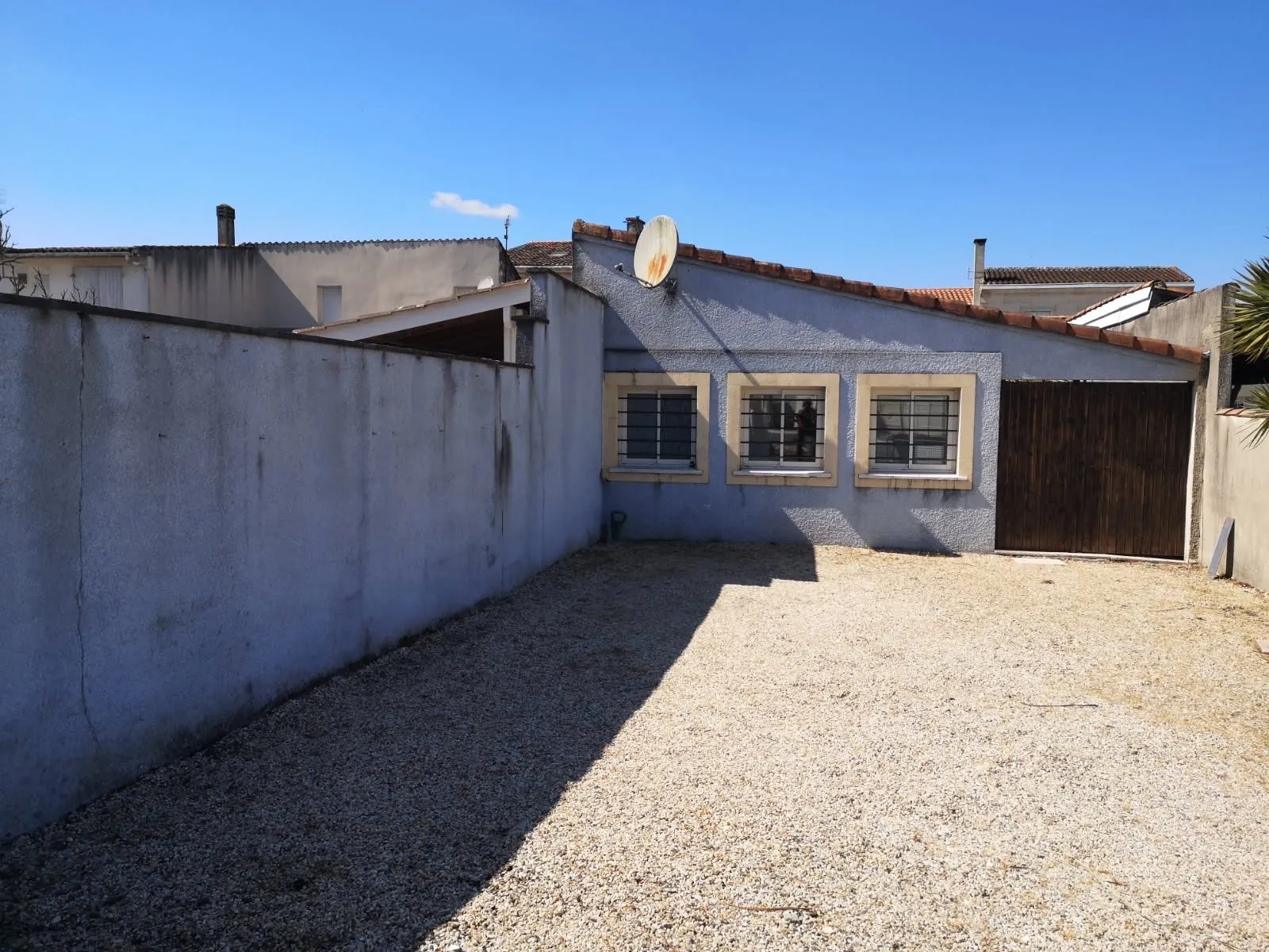 Maison à vendre à Lesparre Médoc avec patio et jardin, idéal investissement 