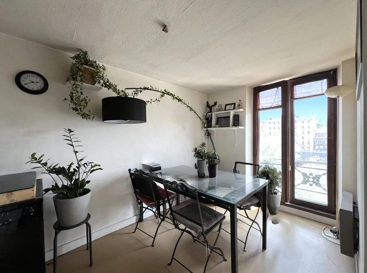 Appartement 2 pièces à vendre à Grenoble Quai Perrière avec vue sur Bastille 