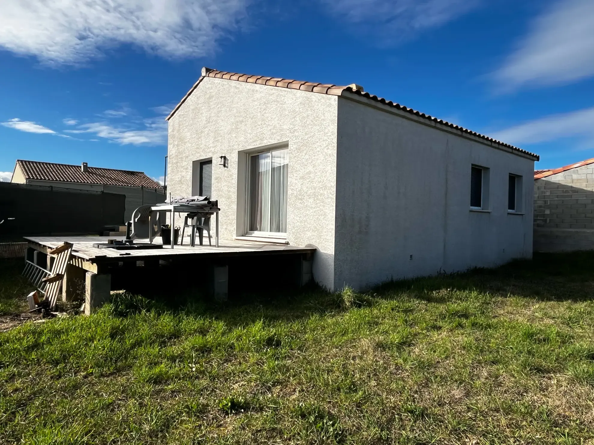 Maison récente de plain-pied avec terrasse et garage à Salindres - 4 pièces 