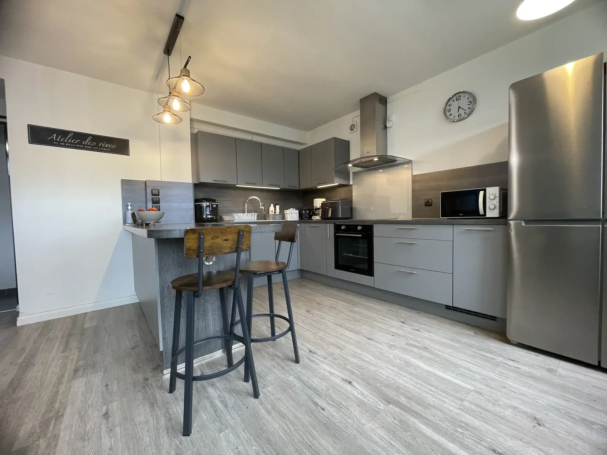 Appartement T5 lumineux à Amiens proche Hôpital Sud avec stationnement privé 