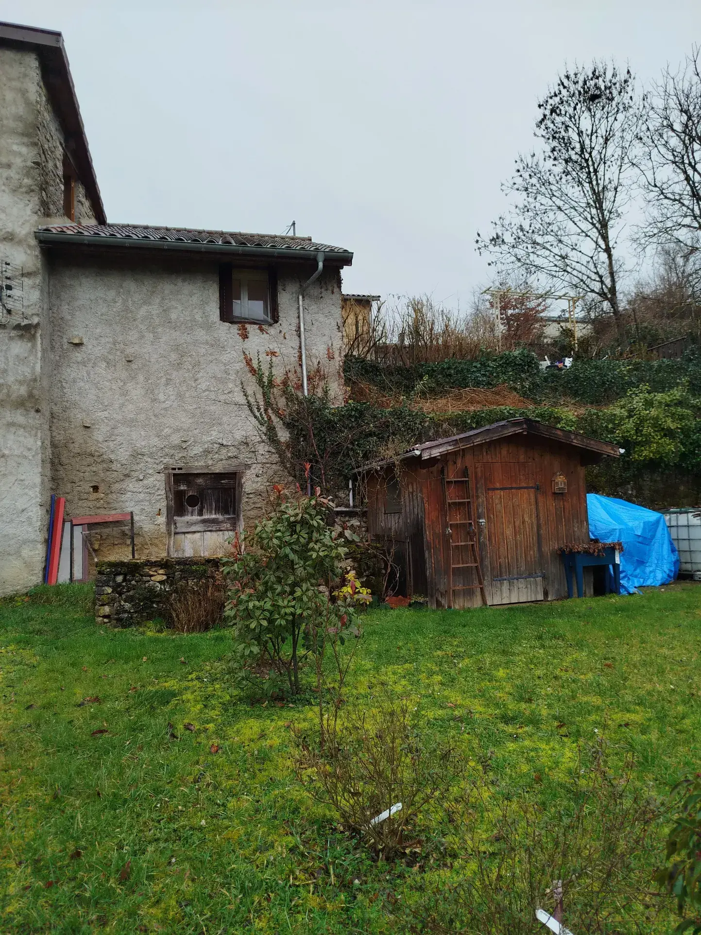 Maison de village rénovée avec terrain à Montfleur - Vue campagne, 2 chambres, petit prix 