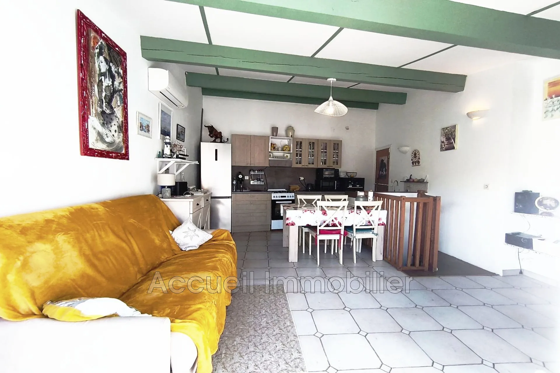 Maison en viager au Grau du Roi avec terrasse et proximité du centre-ville, plage et gare