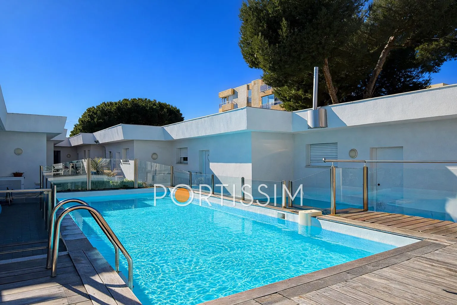 Appartement 3 pièces avec terrasse et vue mer à Saint-Laurent-du-Var