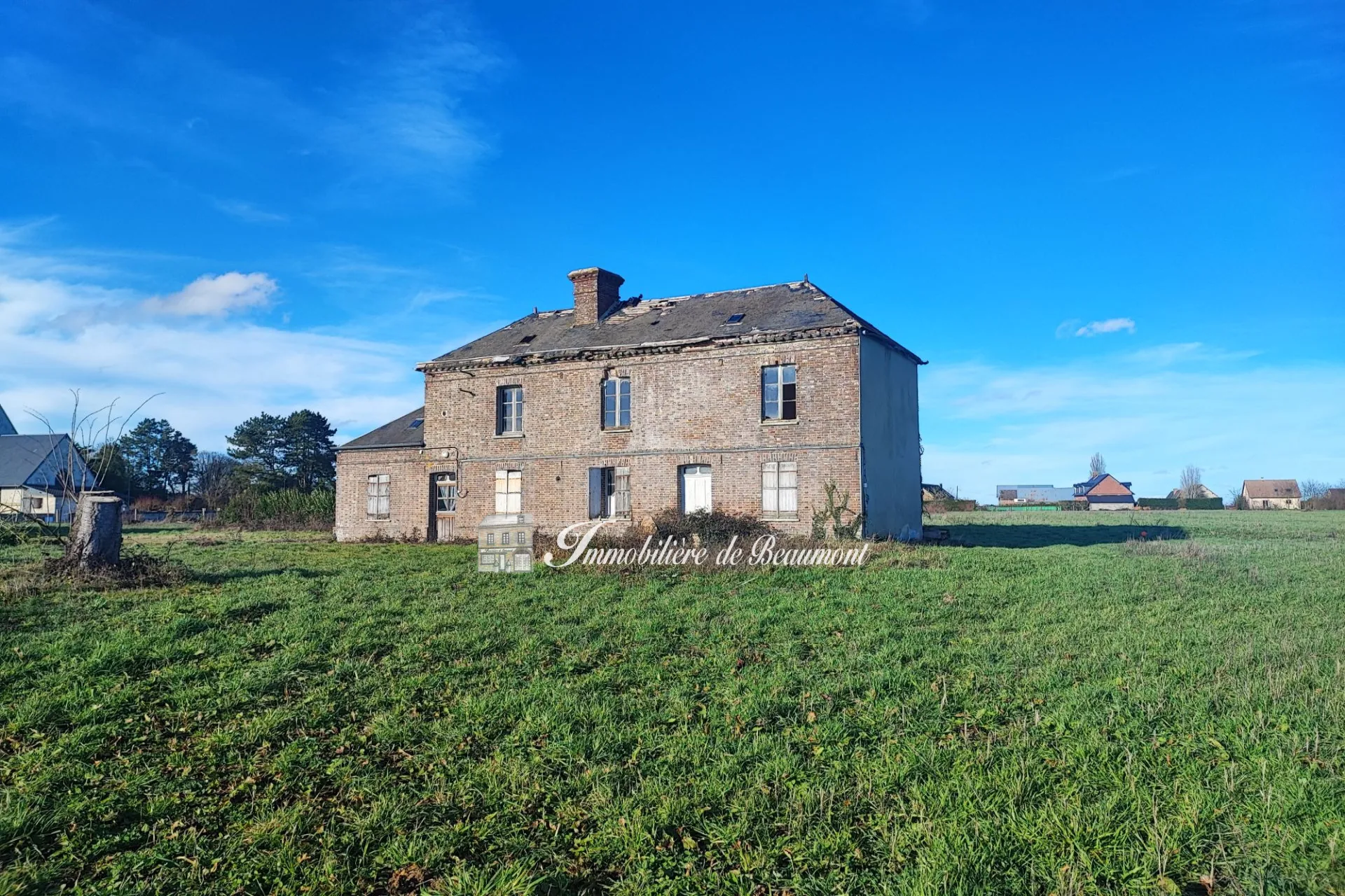 Maison à rénover en campagne près de Beaumont le Roger - 2147 m² de terrain