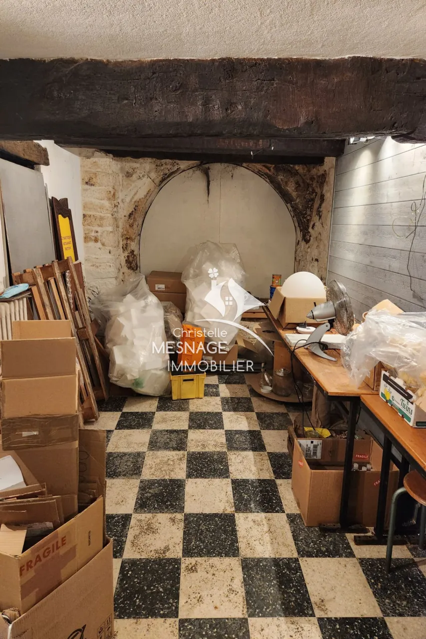 Local commercial en vente à Dinan au cœur du centre-ville, 200 m² 