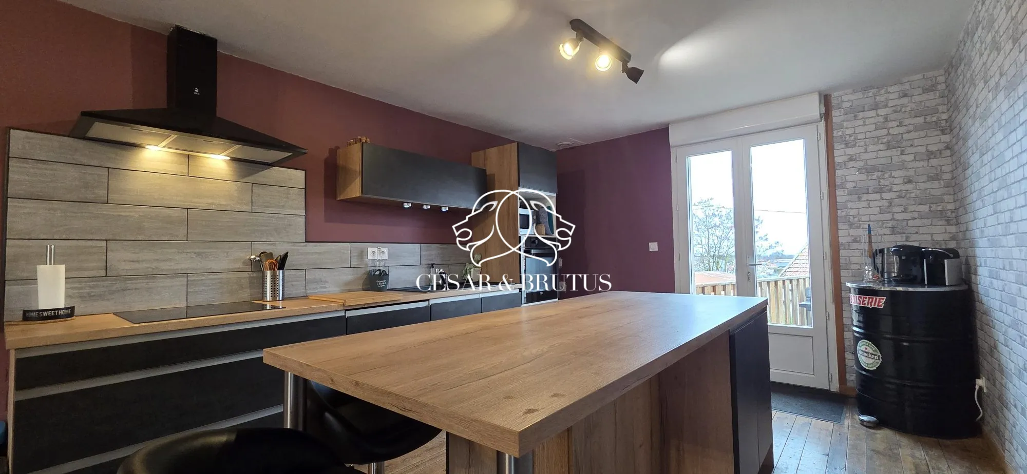 Maison 7 pièces avec grand garage à Costaros – Idéale famille ou artisan