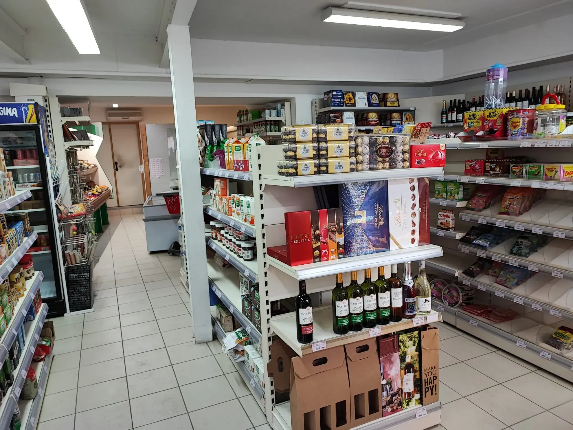 Superette à vendre à Fougères - Opportunité de développement commerciale 