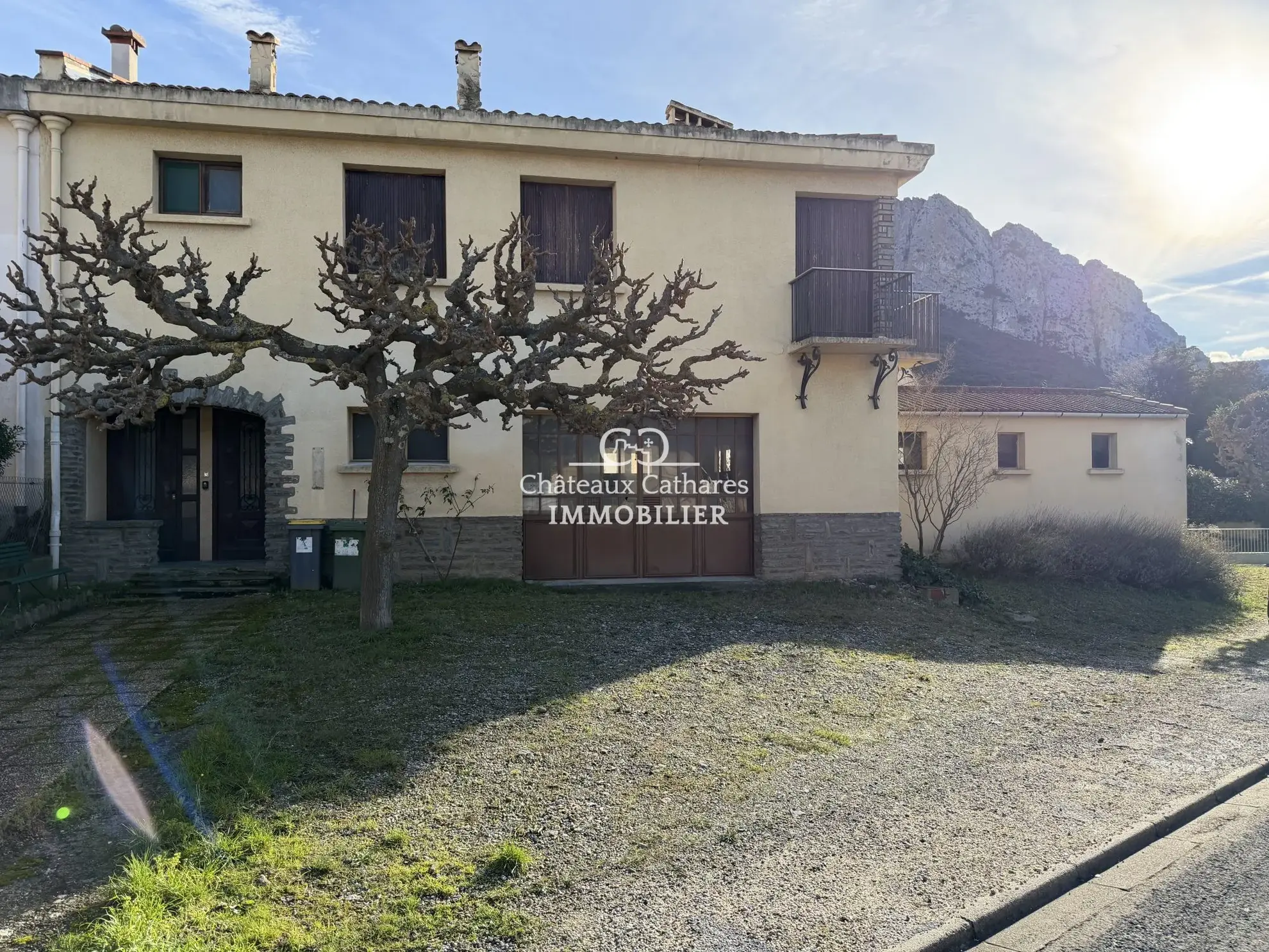 Maison à rénover avec grands garages à Saint-Paul-de-Fenouillet (66220)